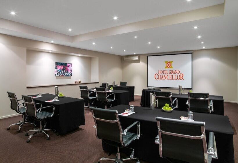 Отель Grand Chancellor Melbourne