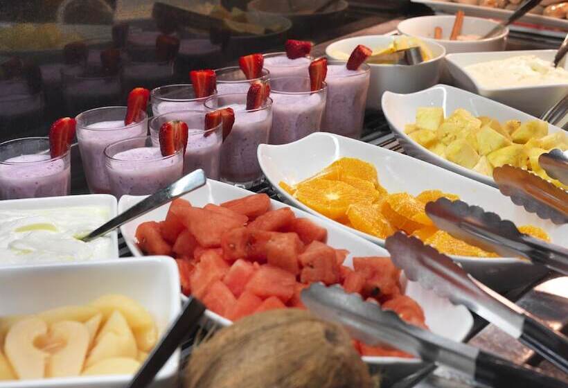 Отель Grand Chancellor Melbourne