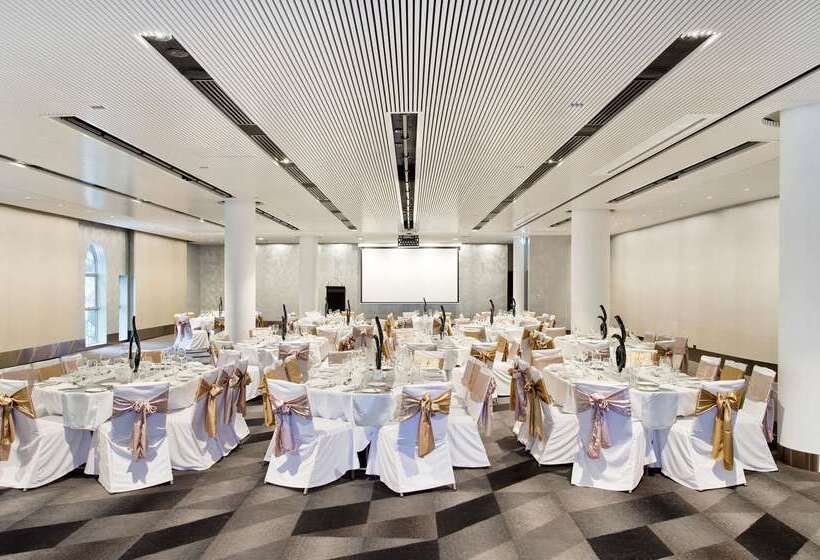 هتل Hilton Brisbane