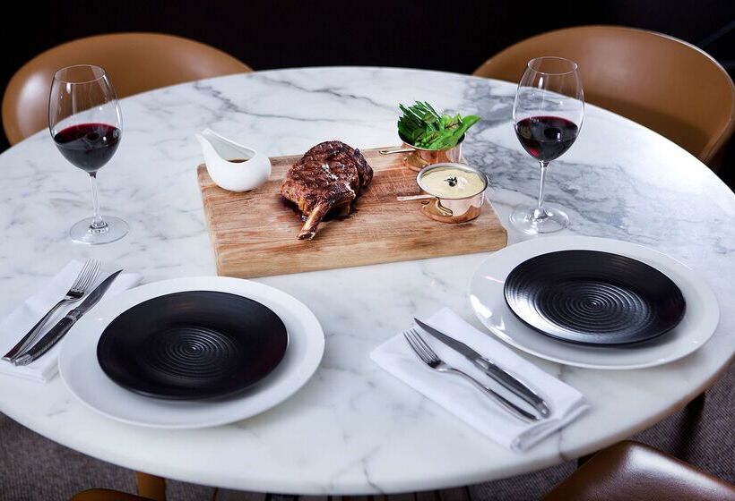 هتل Hilton Brisbane