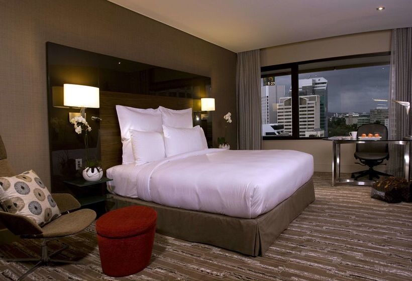 هتل Hilton Brisbane