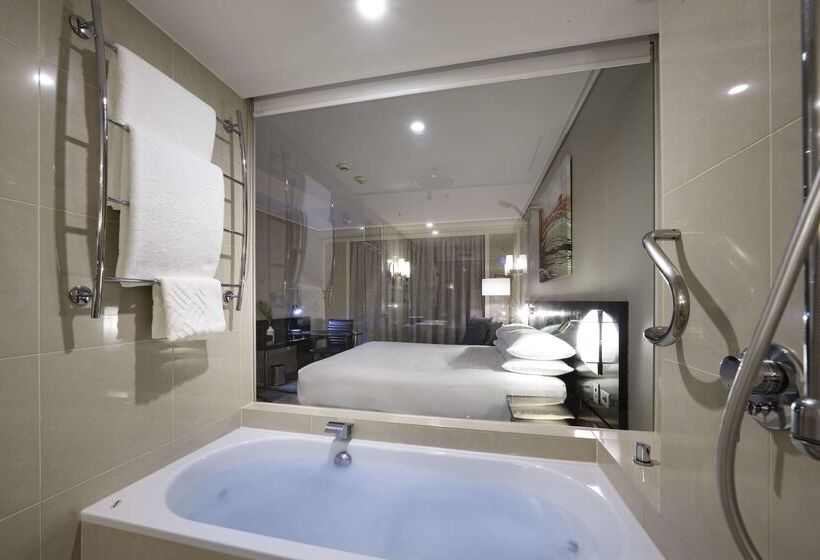 בית מלון כפרי Hilton Cairns