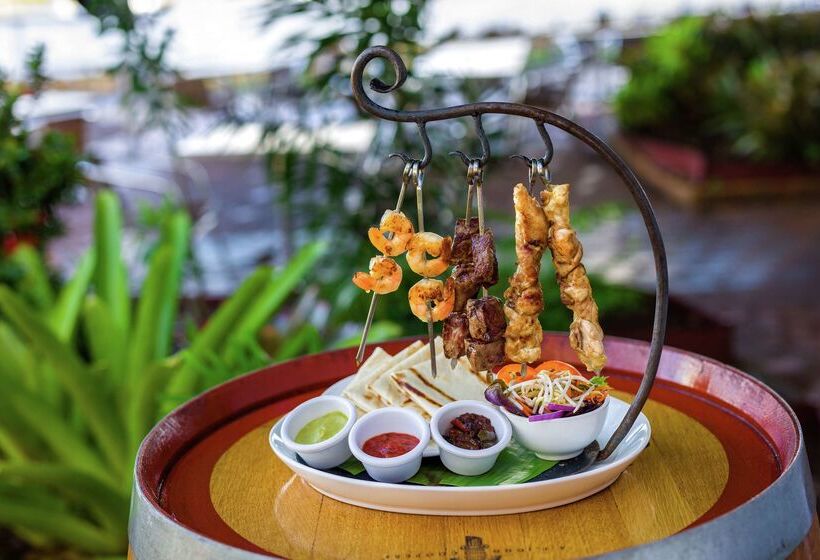 בית מלון כפרי Hilton Cairns