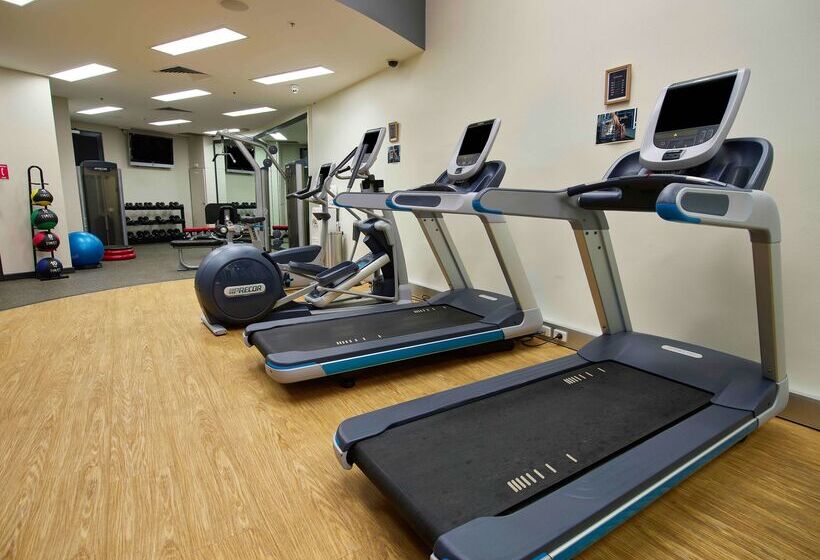 בית מלון כפרי Hilton Cairns