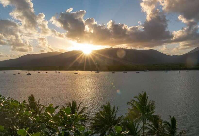 בית מלון כפרי Hilton Cairns