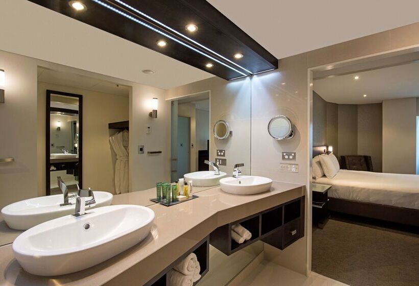 هتل Hilton Darwin