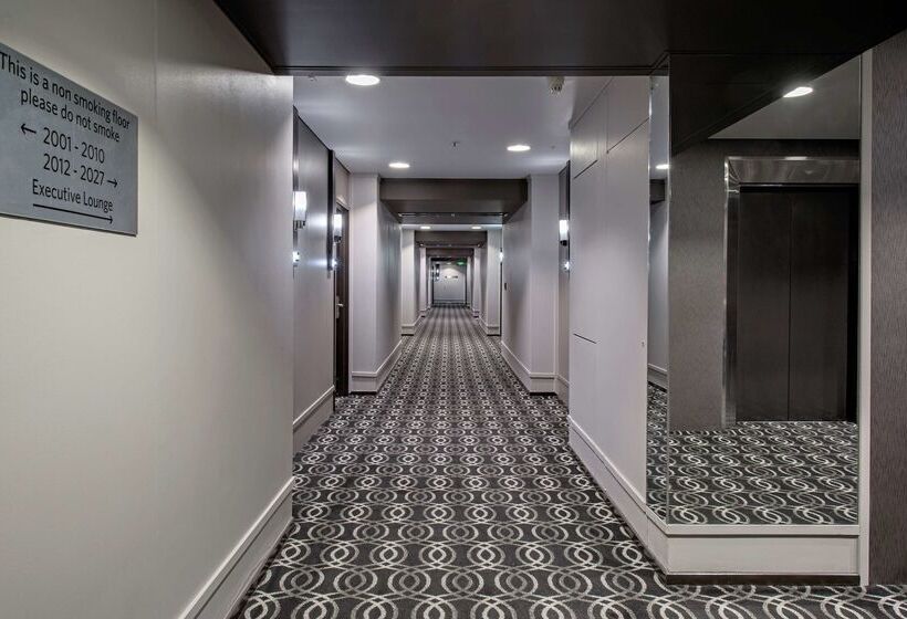 בית מלון כפרי Hilton Darwin