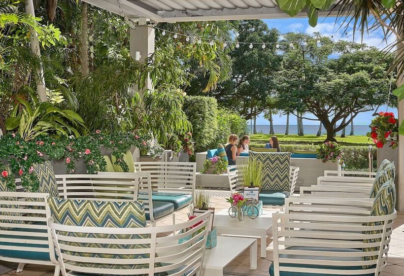 فندق Cairns Harbourside