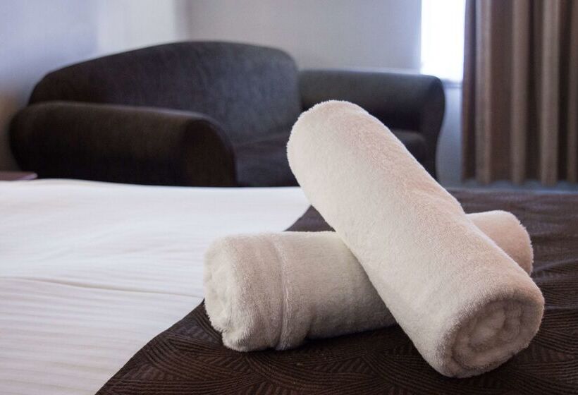 فندق Hospitality Esperance Surestay Collection By Best Western