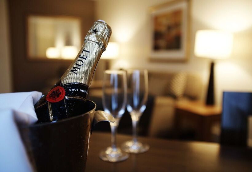 هتل Residence On Langley Park