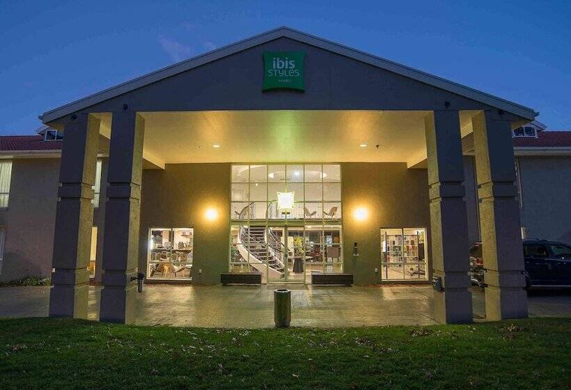 酒店 Ibis Styles Canberra