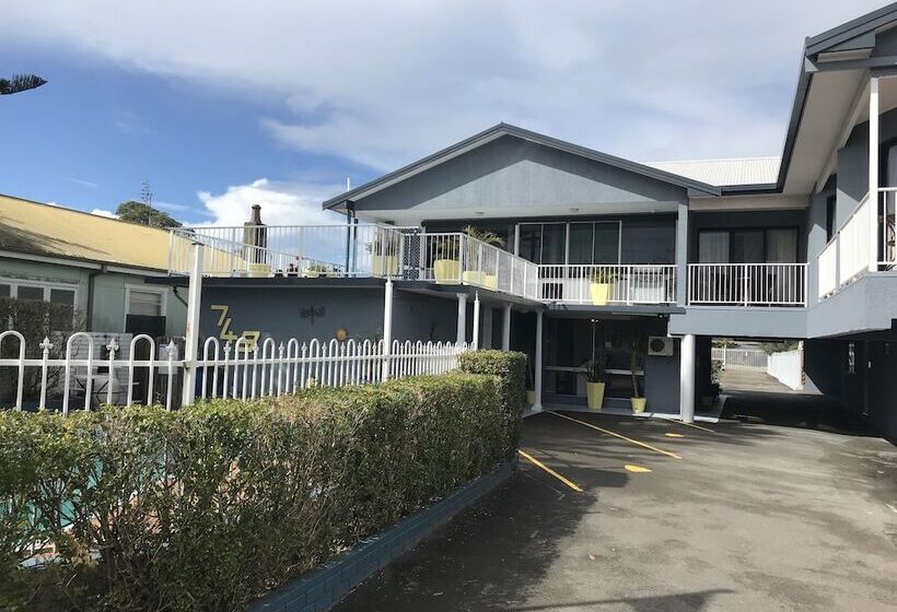 هتل Lakeview Motor Inn