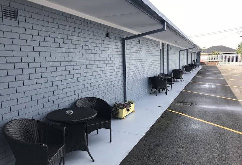 هتل Lakeview Motor Inn