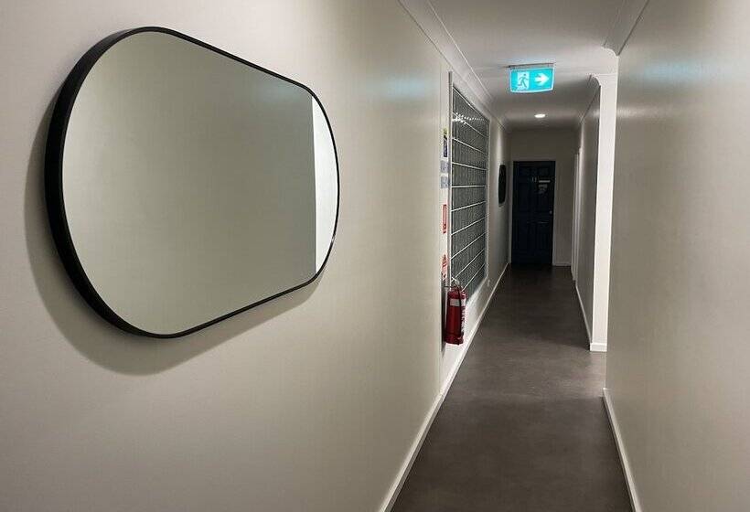 هتل Lakeview Motor Inn