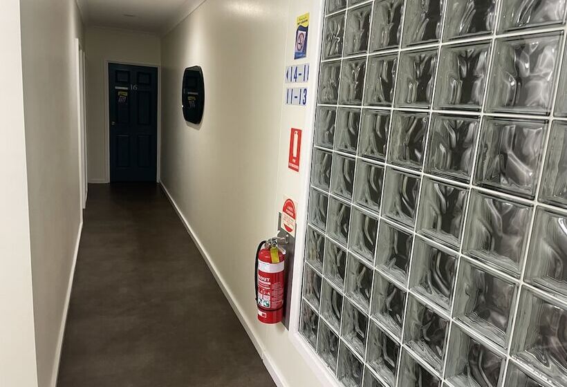 هتل Lakeview Motor Inn