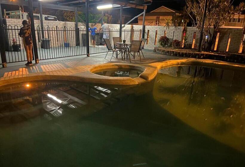 هتل Mackay Motor Inn