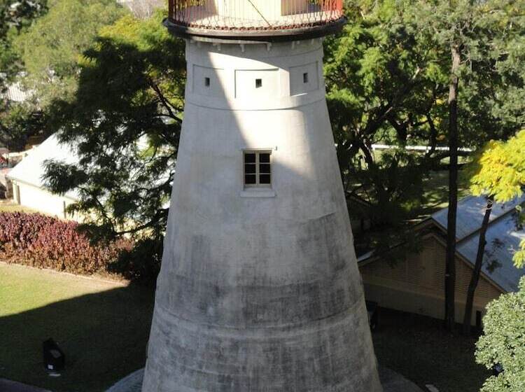 Отель Madison Tower Mill