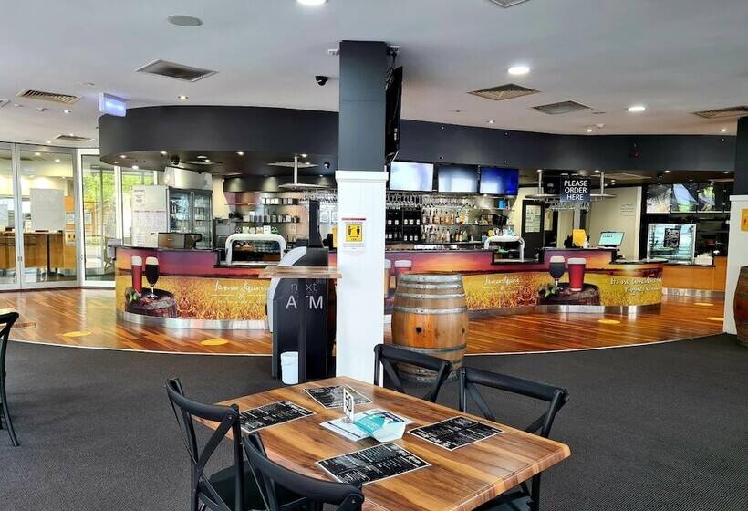 Отель Madison Tower Mill