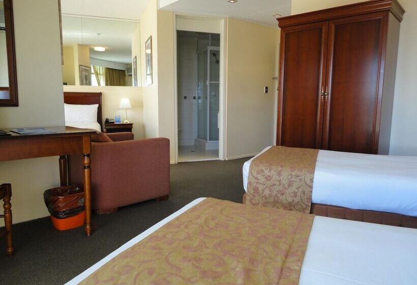 Отель Madison Tower Mill