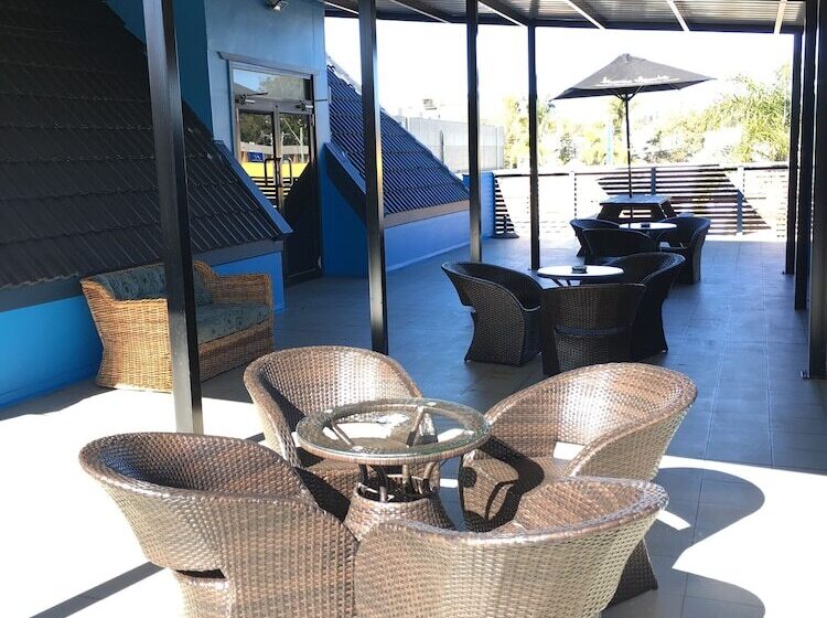 Отель Mariners On The Waterfront