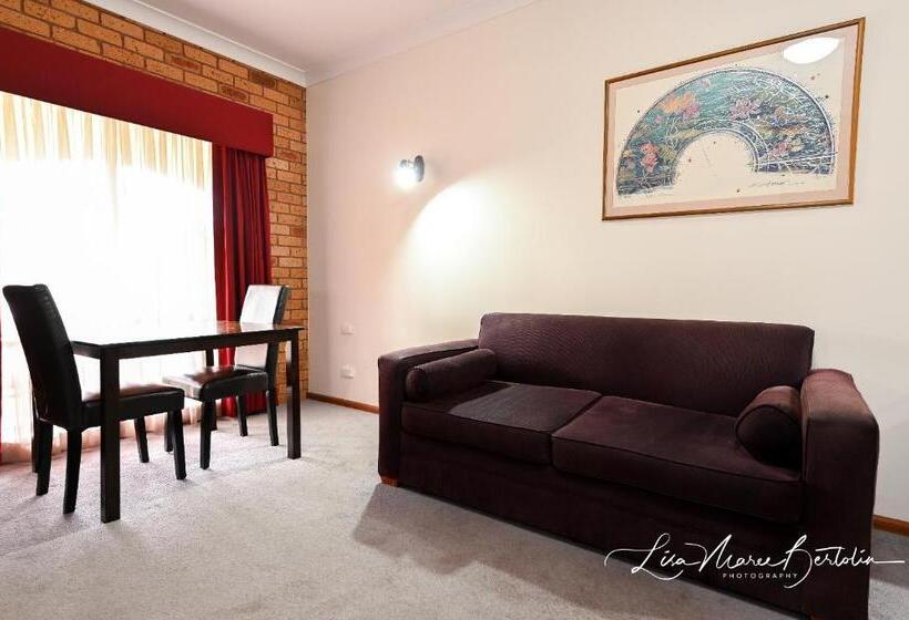 בית מלון כפרי Narrandera Club Motor Inn