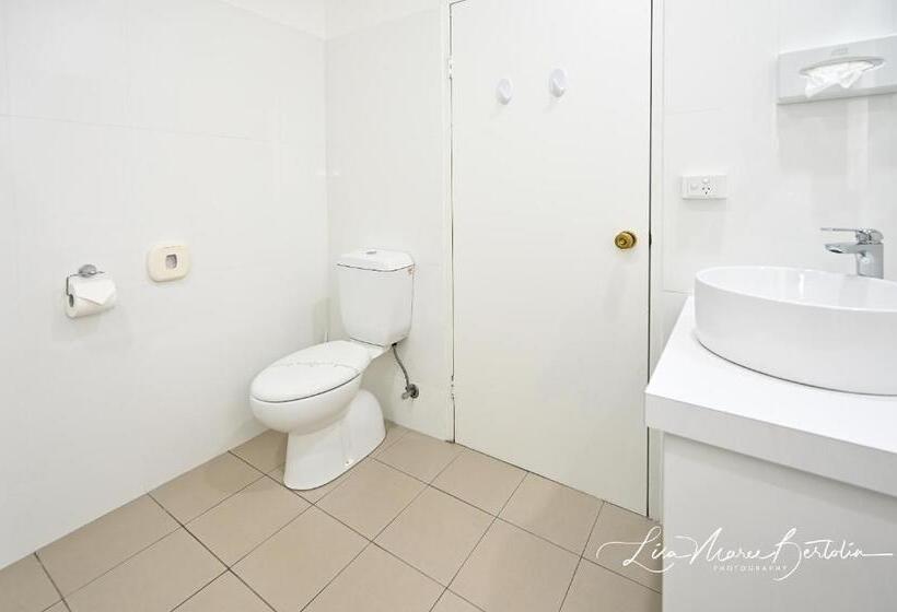 בית מלון כפרי Narrandera Club Motor Inn