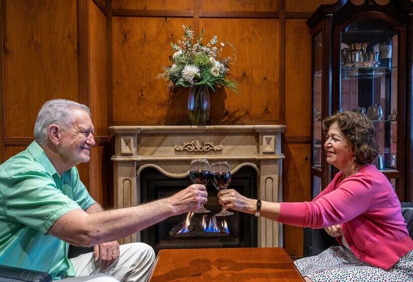 هتل Mercure Canberra