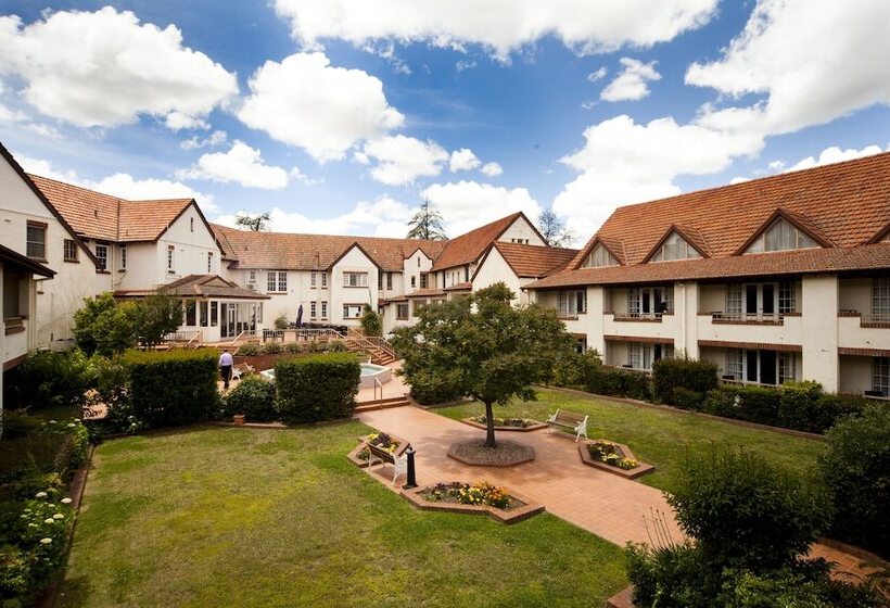 هتل Mercure Canberra