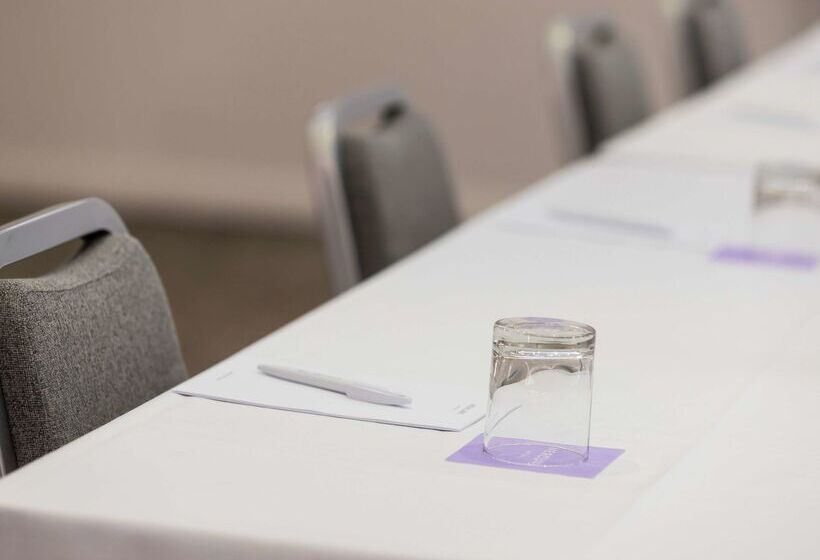 Отель Mercure Newcastle