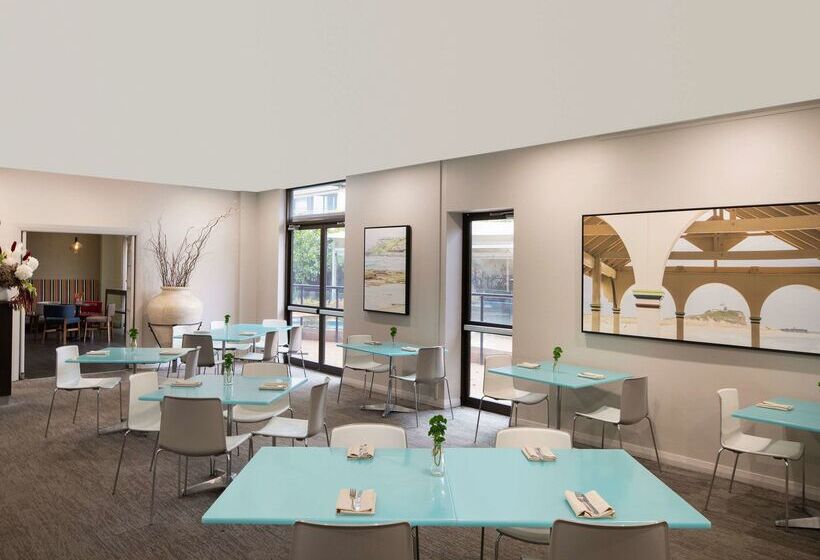 Отель Mercure Newcastle