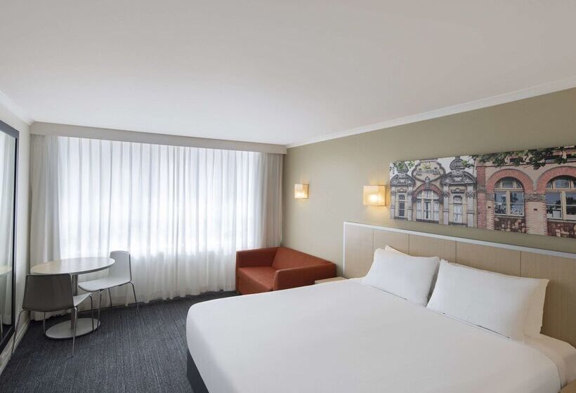 Отель Mercure Newcastle