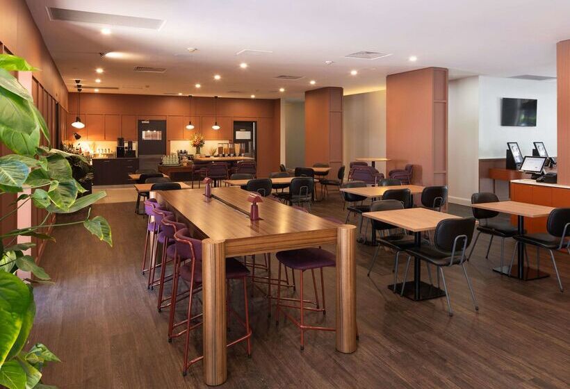 Отель Mercure Newcastle