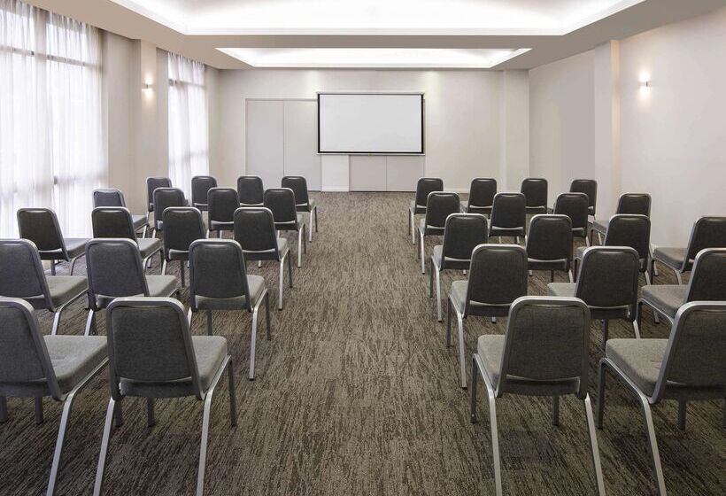 هتل Mercure Newcastle