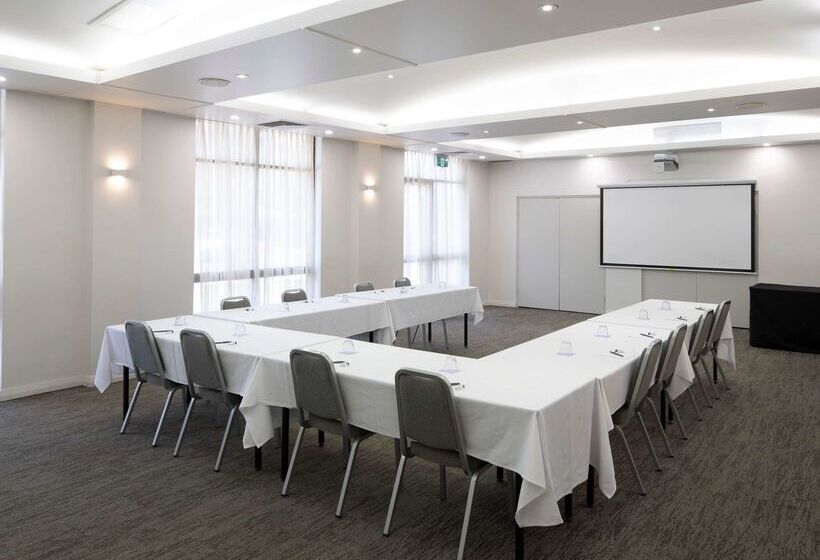 Отель Mercure Newcastle