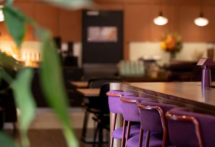 Отель Mercure Newcastle