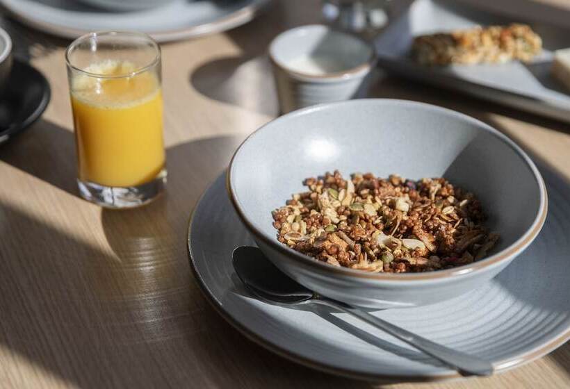 Отель Mercure Newcastle