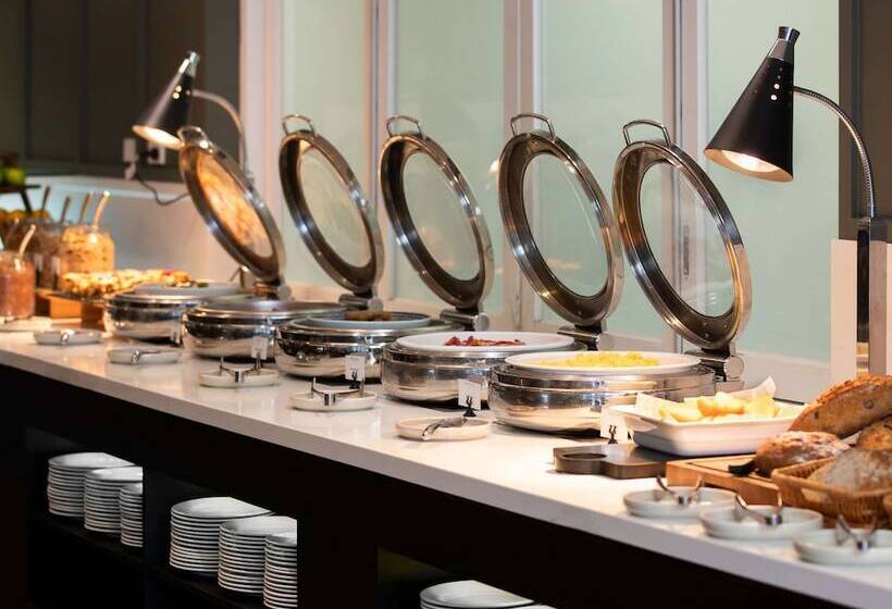 Отель Mercure Newcastle