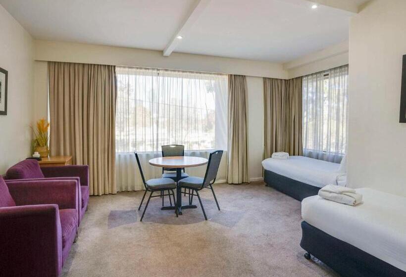 בית מלון כפרי Mercure North Melbourne
