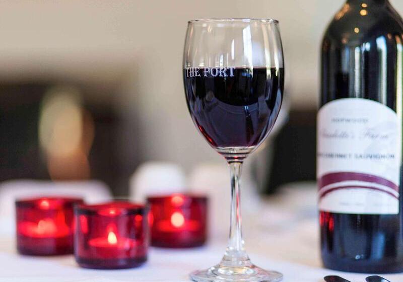 Отель Mercure Port Of Echuca