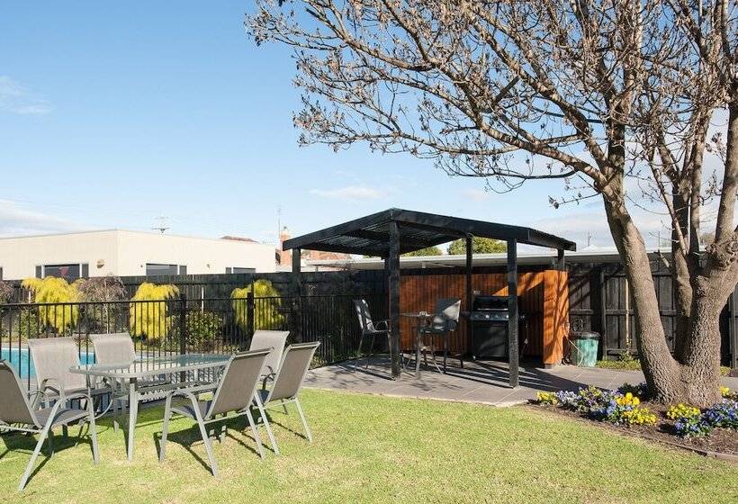 בית מלון כפרי Mitchell On Main