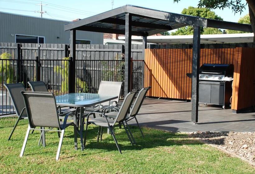 בית מלון כפרי Mitchell On Main