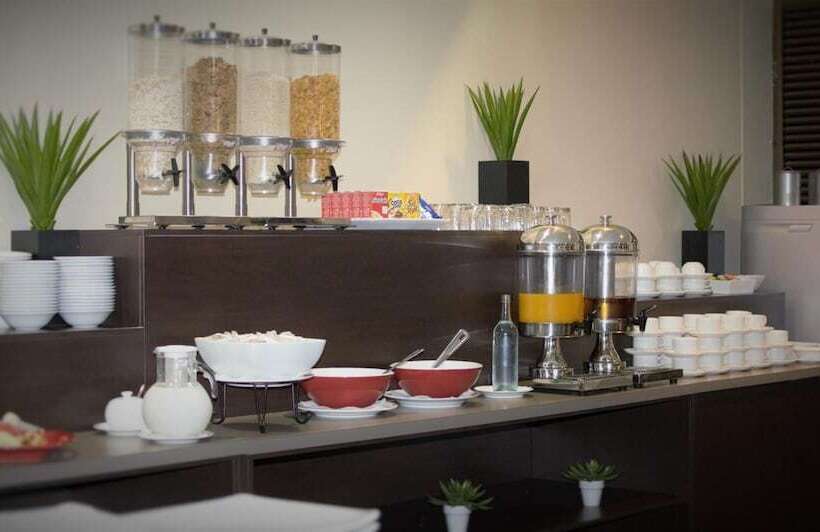 Mt Ommaney Hotel Apartments