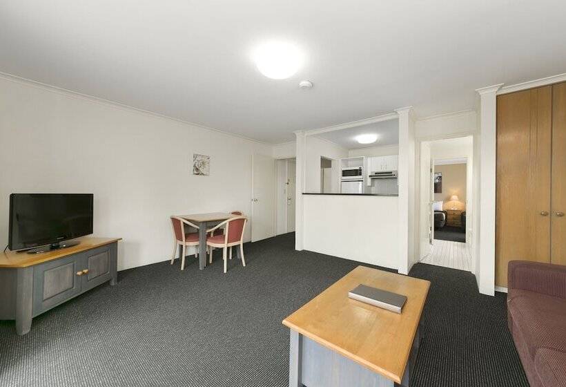 Mt Ommaney Hotel Apartments