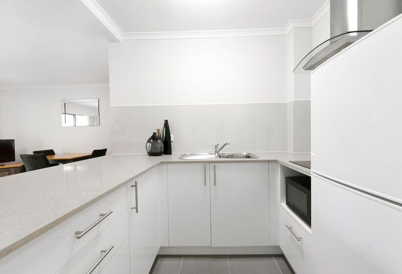 Mt Ommaney Hotel Apartments