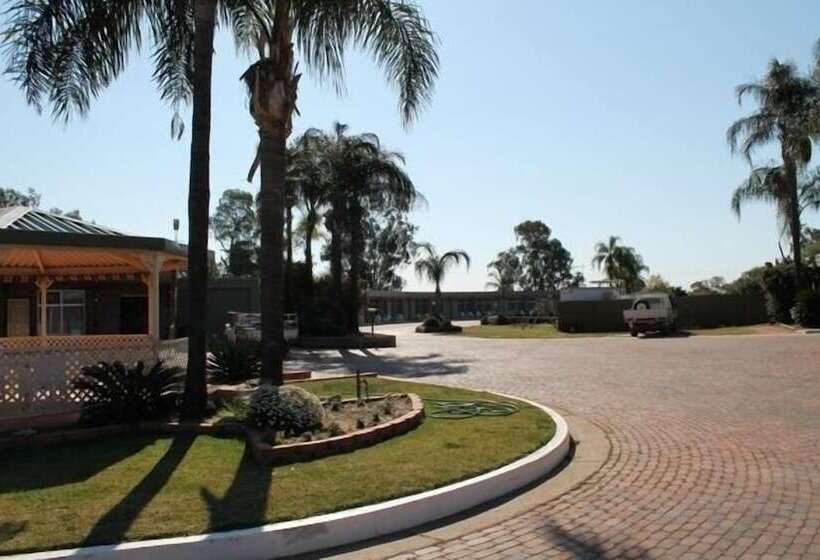 فندق Nandewar Motor Inn