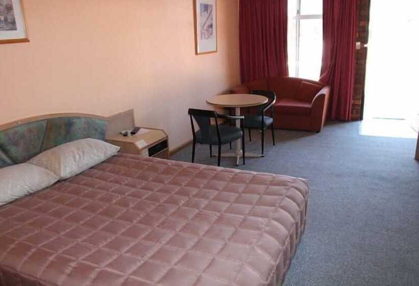 فندق Nandewar Motor Inn