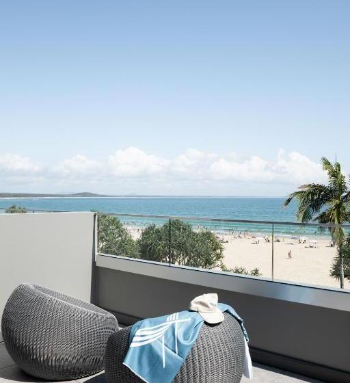 Отель Netanya Noosa Beachfront Resort