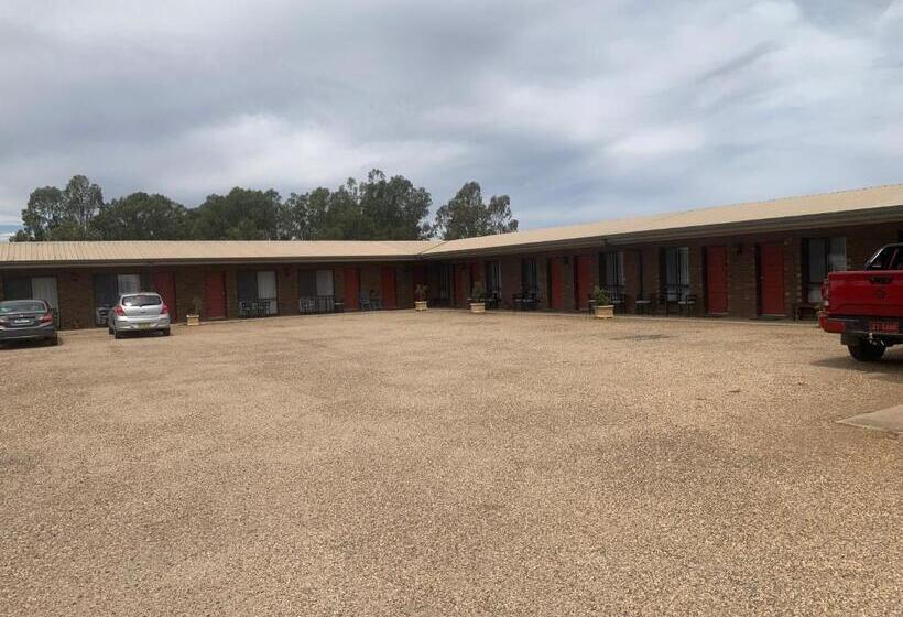 בית מלון כפרי Newell Motor Inn Narrandera