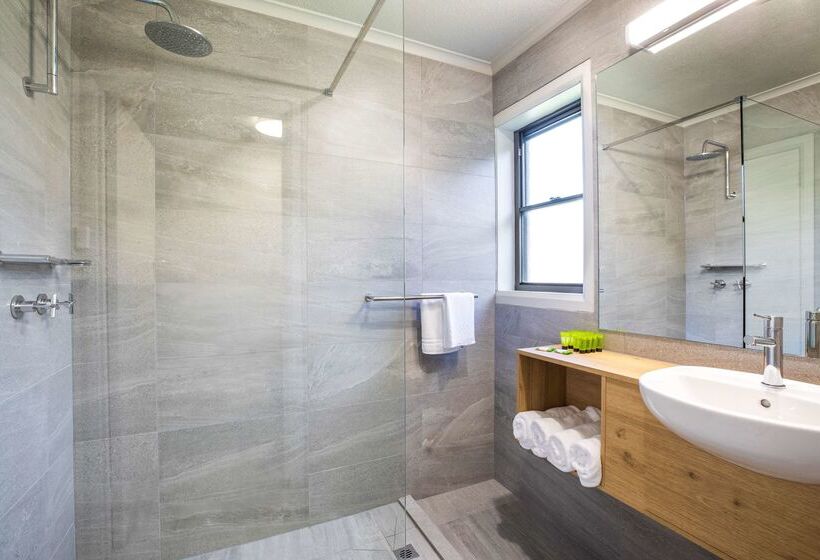 هتل Nightcap At Riverside