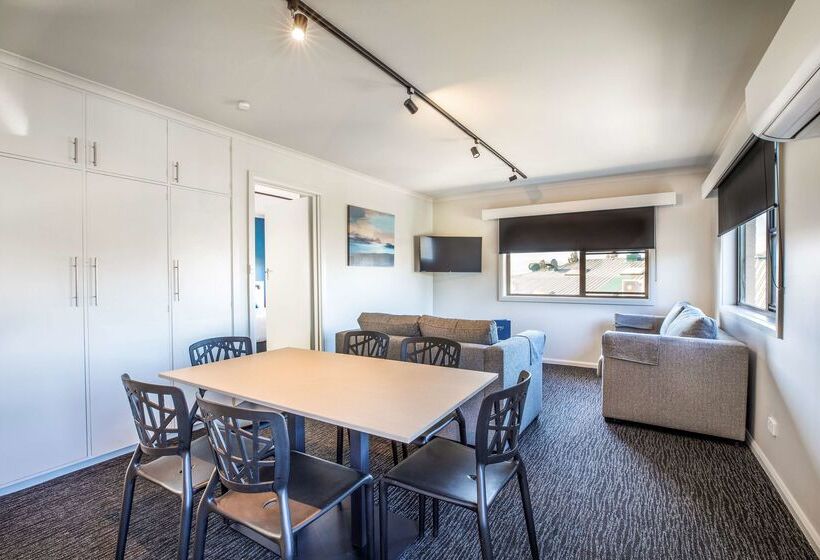 هتل Nightcap At Riverside